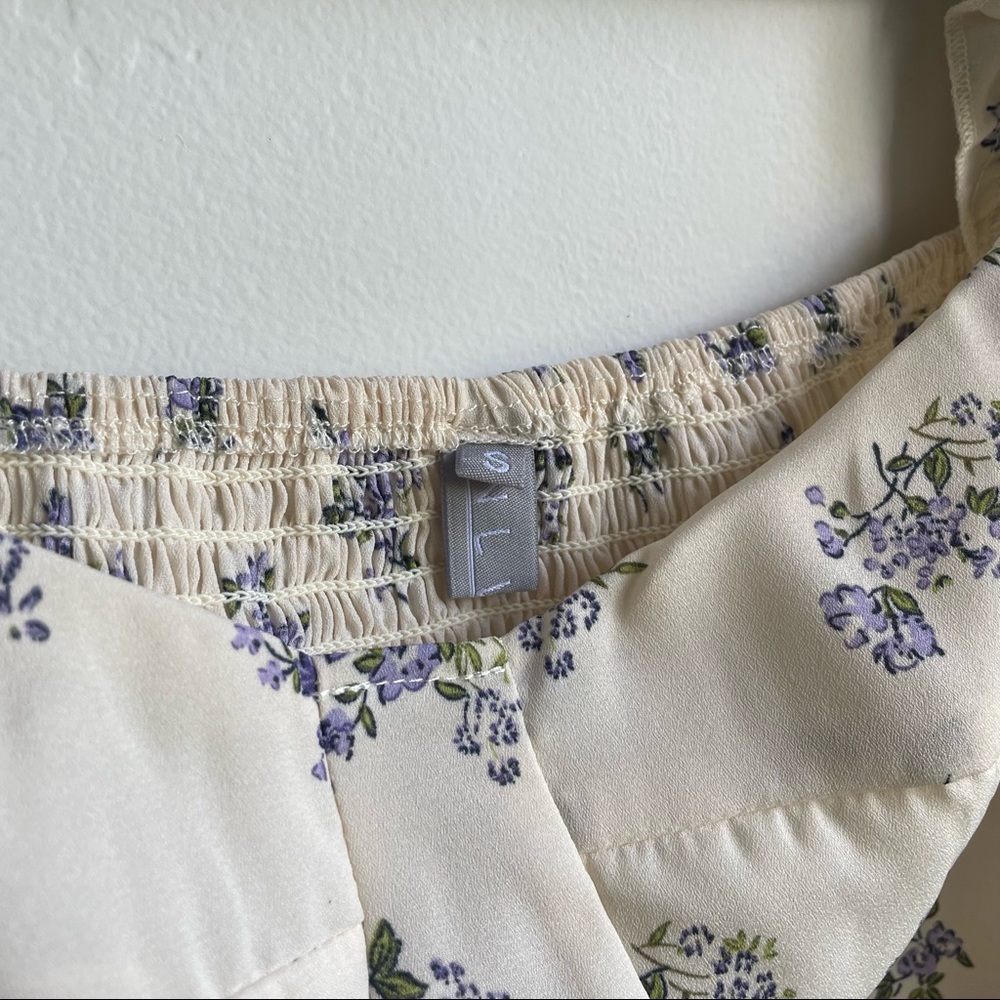 Floral Cream Blouse with Purple Accents - Picture 2 of 4